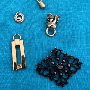 5  St John zipper charms